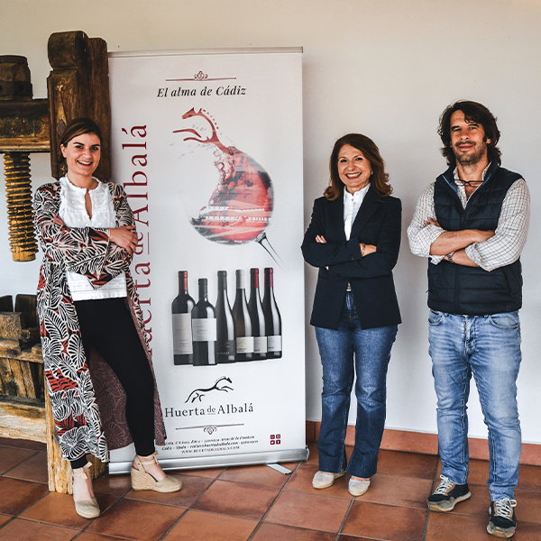 Marta, Pepa y Santiago