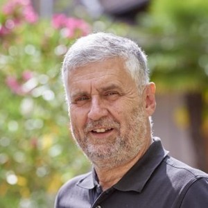 Dr. Peter Crusius