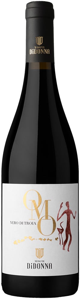 2024 Omo Nero Di Troia Puglia IGP reflection