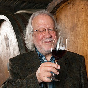 Dr. Gustav Schneider